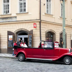 Отель Cherry Charm Apartment Чехия, Прага - отзывы, цены и фото номеров - забронировать отель Cherry Charm Apartment онлайн городской автобус