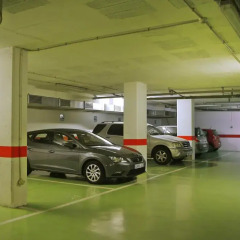 DoubleTree by Hilton Hotel Girona парковка