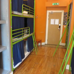Отель Home Brighton Backpackers Кровать в общем номере с двухъярусной кроватью фото 6
