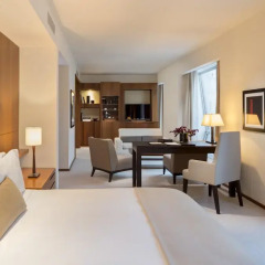 Отель The Langham, New York, Fifth Avenue Представительский номер с различными типами кроватей