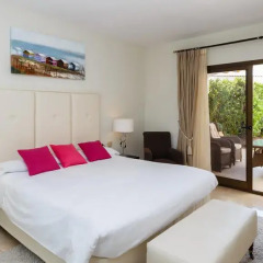 Отель Coral Beach Aparthotel 4* Улучшенные апартаменты с 2 отдельными кроватями фото 17
