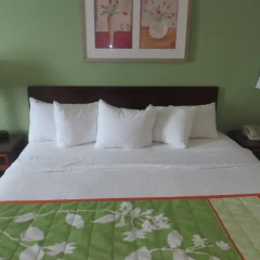 Отель Baymont Inn & Suites Jefferson City 3* Стандартный номер с различными типами кроватей фото 4