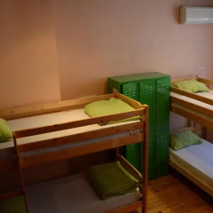 Elegance Hostel and Guesthouse Кровать в общем номере с двухъярусной кроватью фото 4