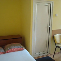 Отель East Gate Guest Rooms комната для гостей фото 2
