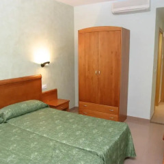 Hotel Fonda Neus Номер категории Эконом с различными типами кроватей