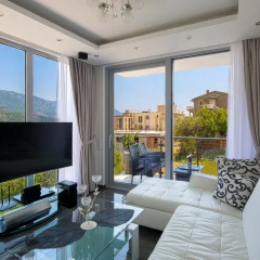 Апартаменты Montelux Apartments комната для гостей