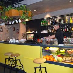 Select City Center Hotel Тирана гостиничный бар