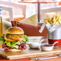 Отель The Ritz-Carlton, Dubai Стандартный номер с различными типами кроватей фото 2