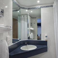 Отель Holiday Inn Express Geneva Airport 3* Другое