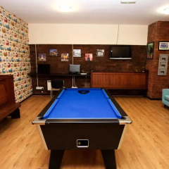 Отель The International Inn Backpackers Hostel Великобритания, Ливерпуль - 2 отзыва об отеле, цены и фото номеров - забронировать отель The International Inn Backpackers Hostel онлайн спортивное сооружение