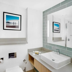 Отель Jurys Inn Brighton Waterfront 4* Стандартный номер с разными типами кроватей фото 2