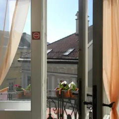 Gold Lion Hostel балкон