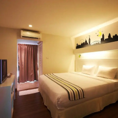 The Phoenix Hotel Bangkok 3* Номер Делюкс с различными типами кроватей