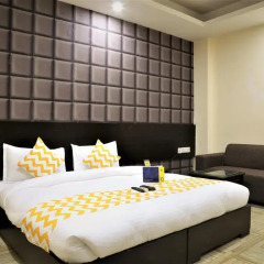 Отель FabHotel Aksh Palace Golf Course Road 3* Номер Делюкс с различными типами кроватей фото 2