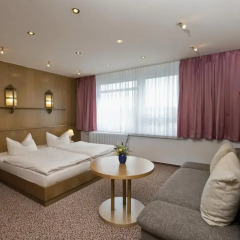 Days Inn Dresden (ex ANDOR Hotel Europa) 3* Стандартный семейный номер с двуспальной кроватью