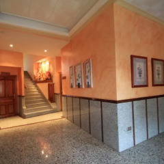 Отель Hostal Restaurante Cuatro Caminos интерьер отеля