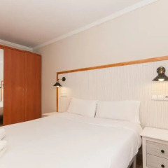Апартаменты Charming Apartment In Barcelona Center Барселона комната для гостей фото 2
