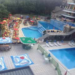 Апартаменты Dilov Apartments In Yalta Golden Sands бассейн