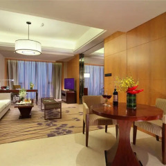 Отель Crowne Plaza Chengdu West Улучшенный номер с различными типами кроватей фото 4