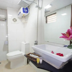 Hanoi Rendezvous Boutique Hotel 3* Улучшенный номер с различными типами кроватей фото 7