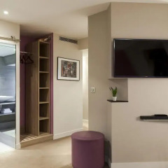 Отель Timhotel Montmartre 3* Люкс с различными типами кроватей фото 3