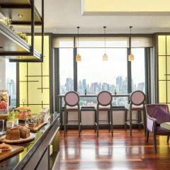 Отель AVANI Atrium Bangkok 4* Улучшенный номер с различными типами кроватей фото 7