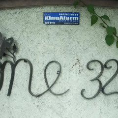 Отель One32 Guest House парковка
