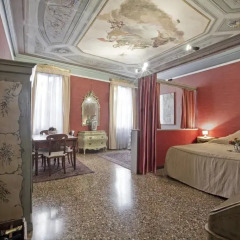 Отель Luxury Apartment in the Heart of Venice Италия, Венеция - отзывы, цены и фото номеров - забронировать отель Luxury Apartment in the Heart of Venice онлайн комната для гостей фото 3