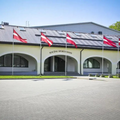 Отель Kocēnu sporta nama hostelis парковка