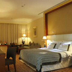Grand Excelsior Hotel Al Barsha 4* Улучшенный номер с различными типами кроватей