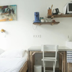 Апартаменты Private studio on houseboat in the centre! в номере фото 2