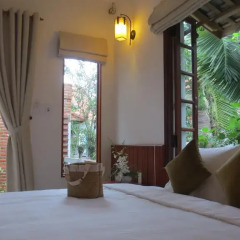 Отель Charming Homestay 3* Улучшенный номер с различными типами кроватей фото 6
