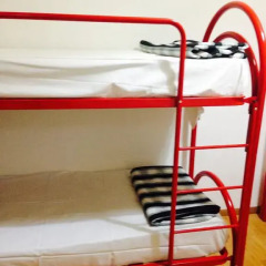 Two Ducks Hostel Кровать в общем номере с двухъярусной кроватью