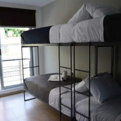 Отель Hostal Be Condesa Кровать в женском общем номере