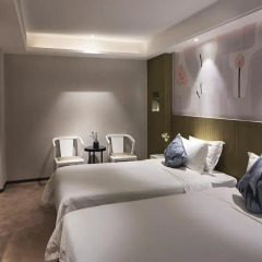 Paco Hotel Guangzhou Gangding Metro Branch 4* Улучшенный номер с различными типами кроватей