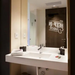 TOC Hostel Barcelona Кровать в общем номере с двухъярусной кроватью фото 9