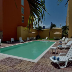 Отель City Express Junior Cancun Мексика, Канкун - отзывы, цены и фото номеров - забронировать отель City Express Junior Cancun онлайн бассейн фото 3