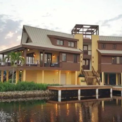 Отель Coral Beach Village Resort Гондурас, Остров Утила - отзывы, цены и фото номеров - забронировать отель Coral Beach Village Resort онлайн приотельная территория