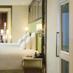 Отель The Reverie Saigon 5* Номер Делюкс с различными типами кроватей фото 6