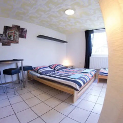 Хостел Seven Prague Апартаменты с двуспальной кроватью фото 4