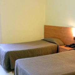 Отель Hostal Capitol Ramblas Барселона комната для гостей фото 2
