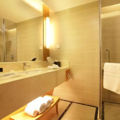 Отель Ramada by Wyndham Beijing Airport 4* Улучшенный номер с 2 отдельными кроватями фото 4