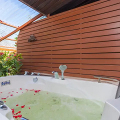 Отель Tropica Bungalow Resort 3* Люкс с различными типами кроватей фото 10