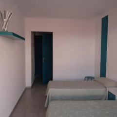 Отель Hostal San Carlos Испания, Льорет-де-Мар - отзывы, цены и фото номеров - забронировать отель Hostal San Carlos онлайн комната для гостей фото 8