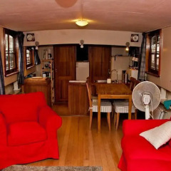 Отель The Hoop Houseboat интерьер отеля