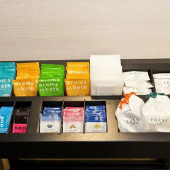 Отель Sotetsu Fresa Inn Nihombashi-Ningyocho 3* Стандартный номер с двуспальной кроватью фото 3
