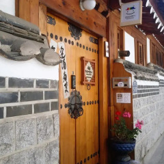 Отель Yeonwoo Guesthouse Стандартный номер с различными типами кроватей
