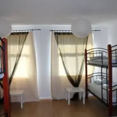 Отель Family & Fun !! Oporto Low Cost Rooms интерьер отеля