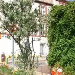 Отель Hôtel Le Petit Château