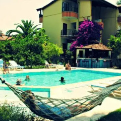 Отель Aloha Otel бассейн